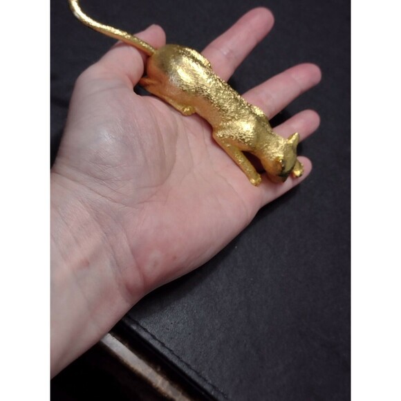 Gold plated crawling cat brooch - Picture 3 of 9